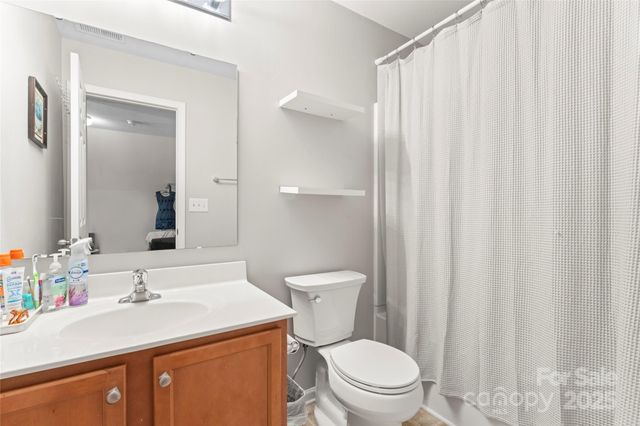 14422 Lake Crossing Drive, Charlotte, NC 28278