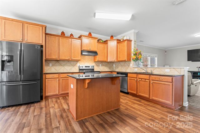 14422 Lake Crossing Drive, Charlotte, NC 28278