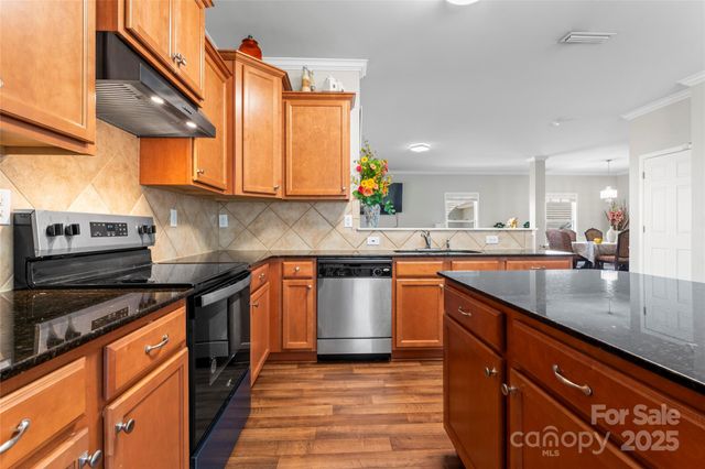 14422 Lake Crossing Drive, Charlotte, NC 28278