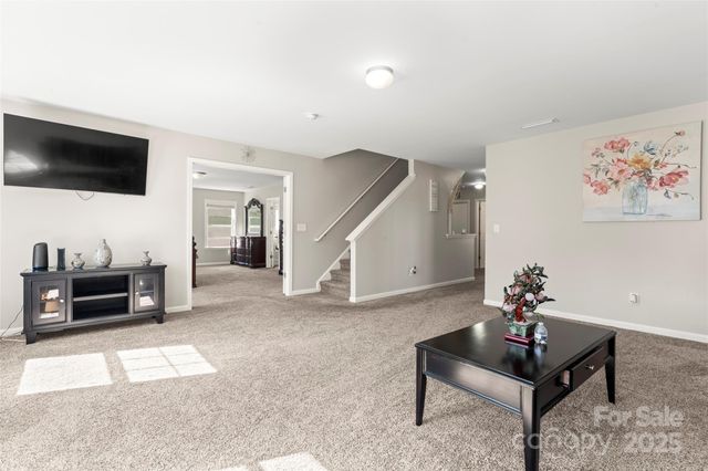 14422 Lake Crossing Drive, Charlotte, NC 28278