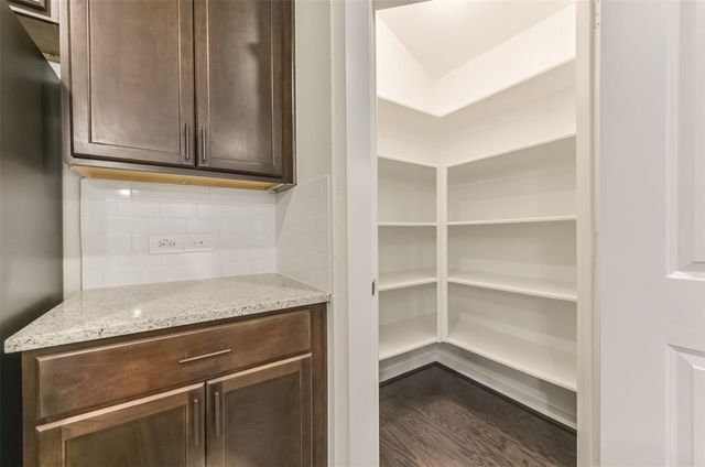 9007 San Saba Way, Willis, TX 77378