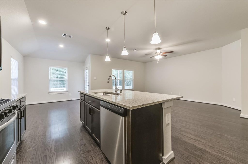 9007 San Saba Way, Willis, TX 77378