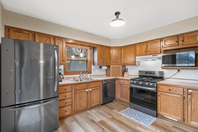 301 S Summerset DRIVE, Mount Pleasant, WI 53406