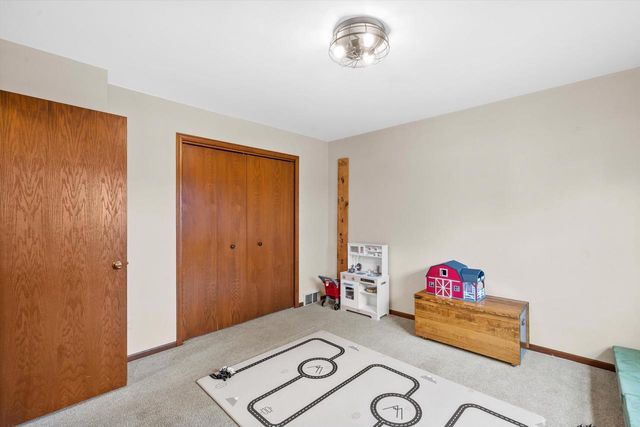 301 S Summerset DRIVE, Mount Pleasant, WI 53406