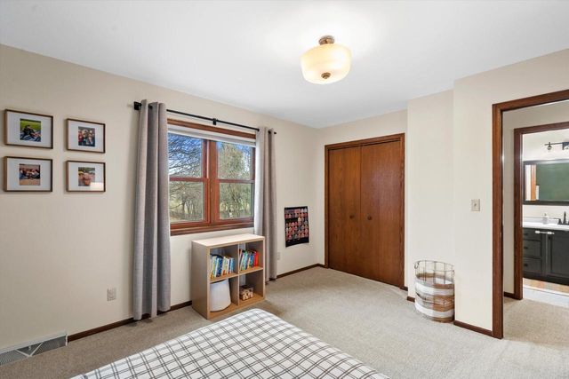 301 S Summerset DRIVE, Mount Pleasant, WI 53406