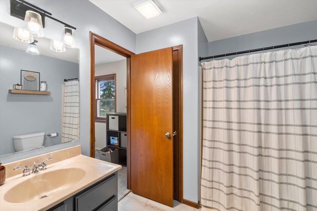 301 S Summerset DRIVE, Mount Pleasant, WI 53406