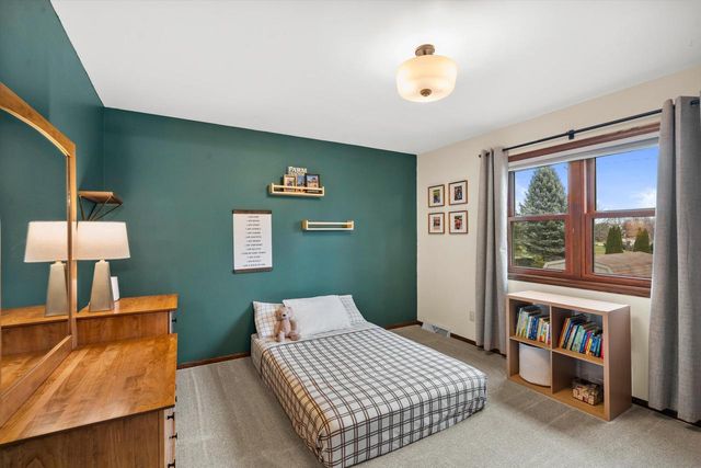 301 S Summerset DRIVE, Mount Pleasant, WI 53406