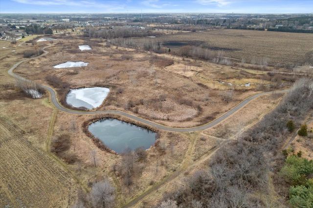 301 S Summerset DRIVE, Mount Pleasant, WI 53406