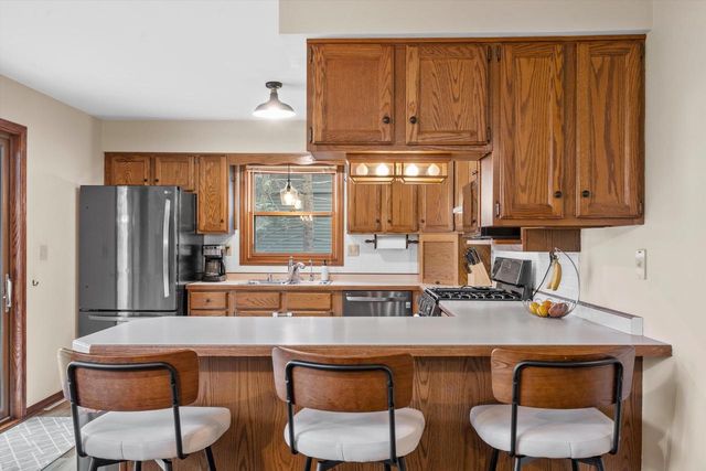 301 S Summerset DRIVE, Mount Pleasant, WI 53406