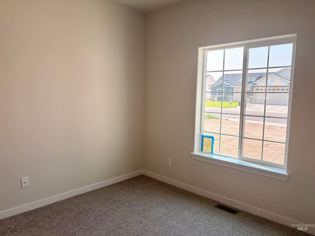 766 Waveland Avenue, Filer, ID 83328