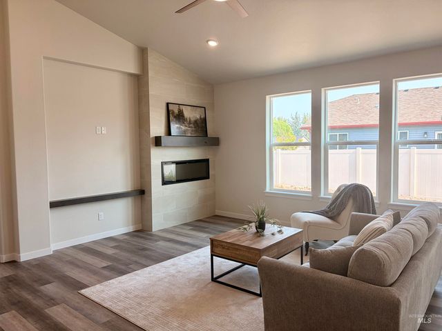 766 Waveland Avenue, Filer, ID 83328