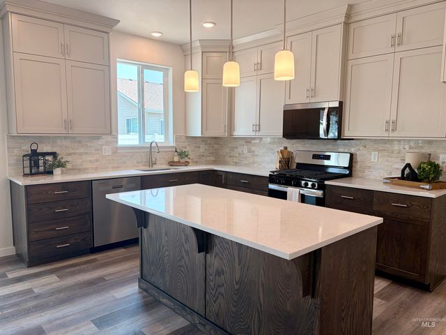 766 Waveland Avenue, Filer, ID 83328