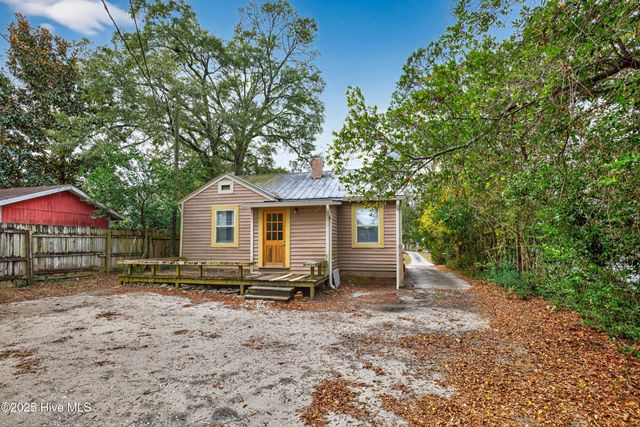 145 Lullwater Drive, Wilmington, NC 28403