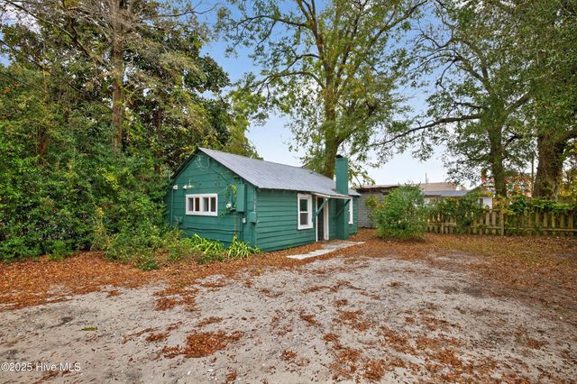 145 Lullwater Drive, Wilmington, NC 28403