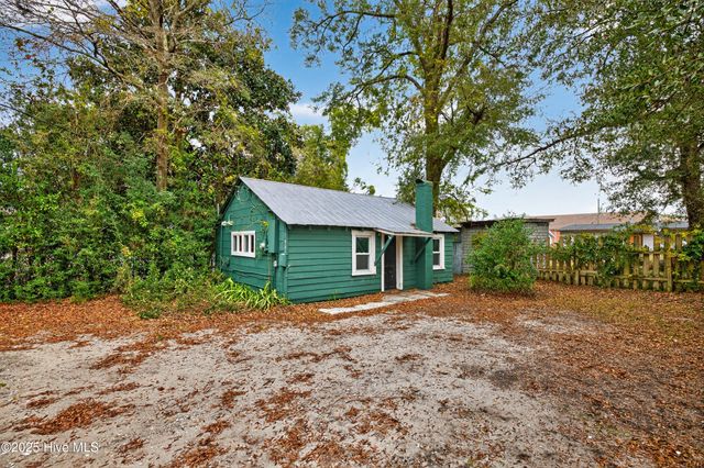 145 Lullwater Drive, Wilmington, NC 28403