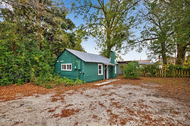 145 Lullwater Drive, Wilmington, NC 28403