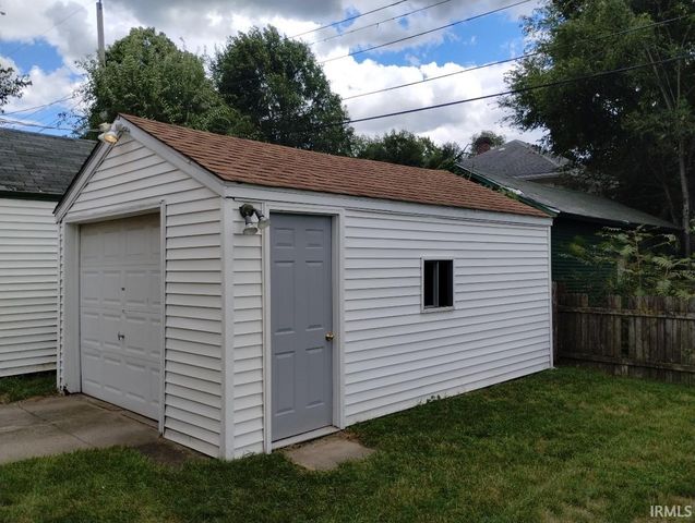 1140 E Dayton Street, South Bend, IN 46613