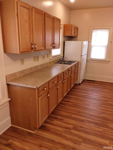 1140 E Dayton Street, South Bend, IN 46613