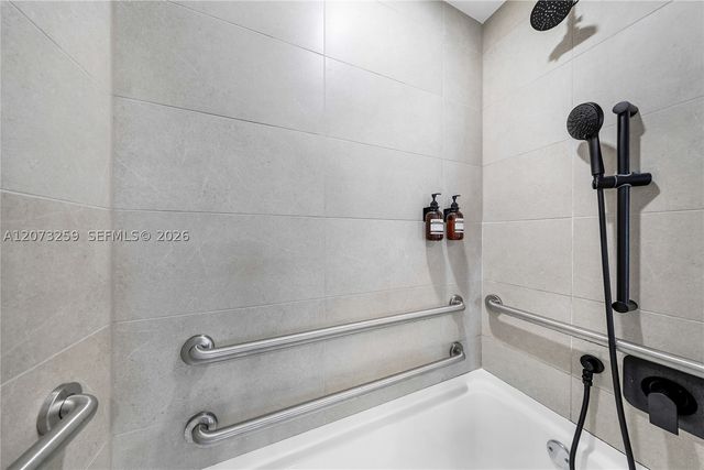 225 N Miami Ave 2005, Miami, FL 33128