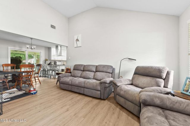 15417 Glen Drive, Biloxi, MS 39532