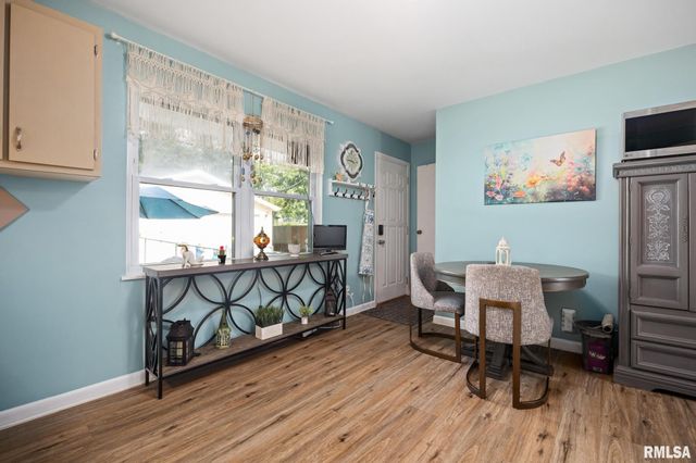 209 N LINNHILL Lane, Washington, IL 61571