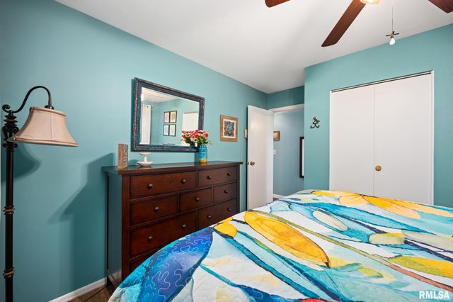 209 N LINNHILL Lane, Washington, IL 61571