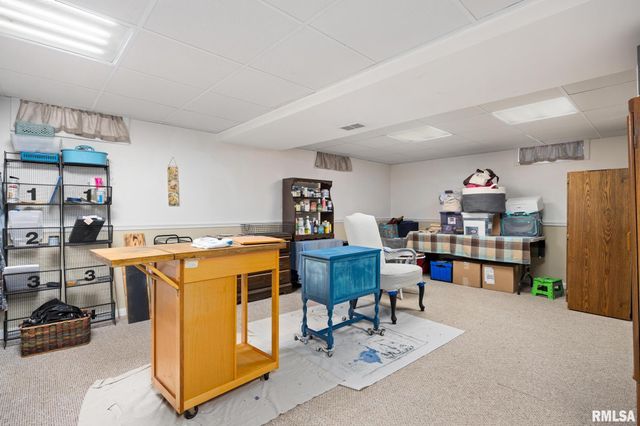 209 N LINNHILL Lane, Washington, IL 61571