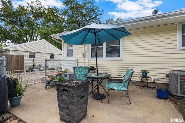 209 N LINNHILL Lane, Washington, IL 61571
