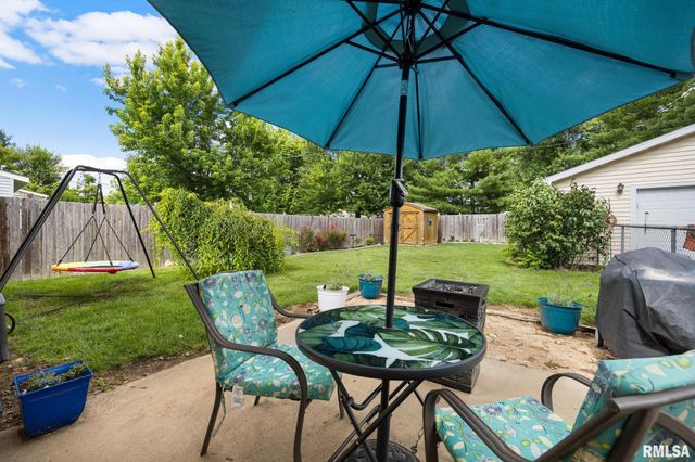 209 N LINNHILL Lane, Washington, IL 61571