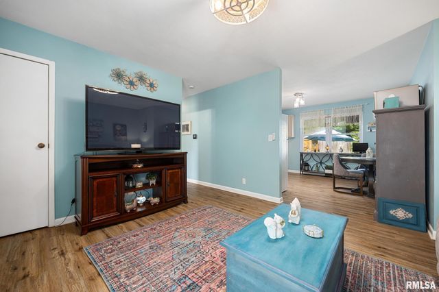 209 N LINNHILL Lane, Washington, IL 61571