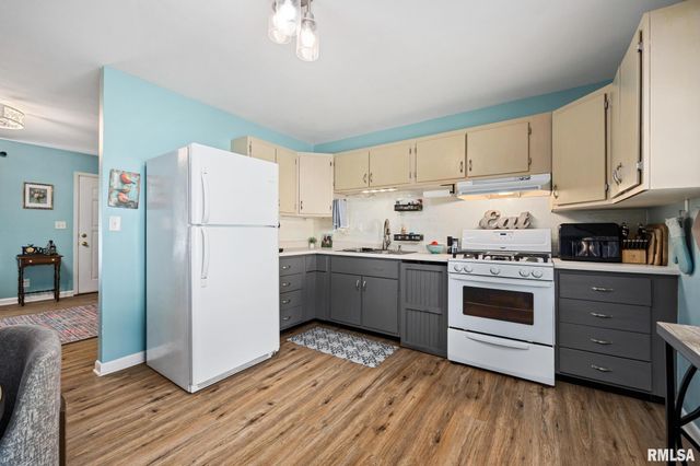 209 N LINNHILL Lane, Washington, IL 61571