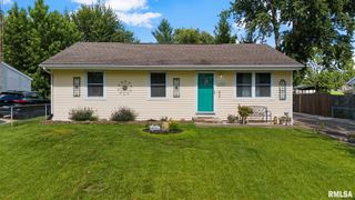 209 N LINNHILL Lane, Washington, IL 61571