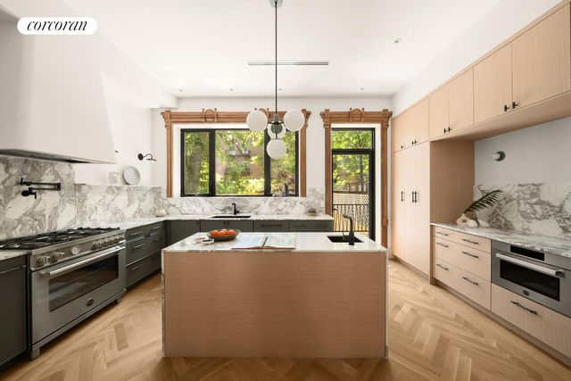 720A QUINCY Street, New York City, NY 11221
