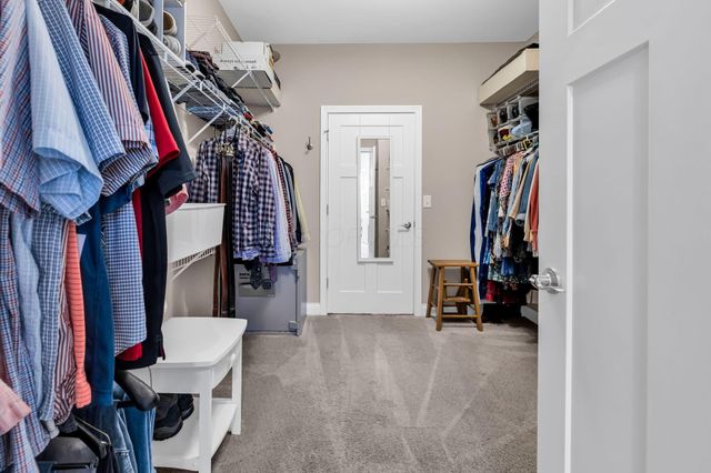 5505 Holiston Court, Galena, OH 43021