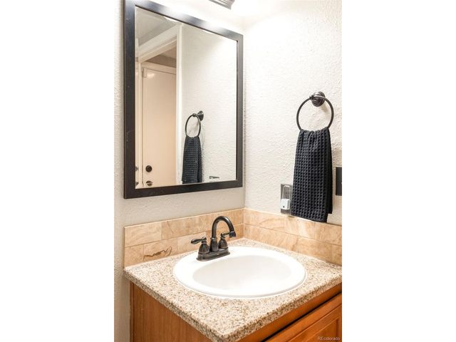 22298 E Lake Ave, Centennial, CO 80015