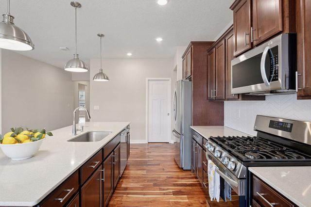 5743 Meridian Way NE, Prior Lake, MN 55372