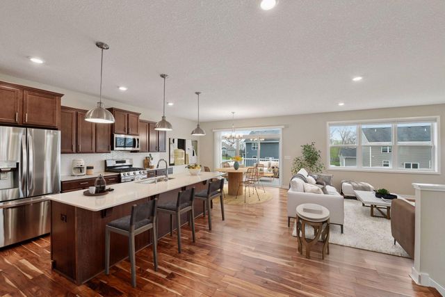 5743 Meridian Way NE, Prior Lake, MN 55372