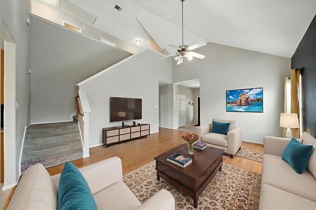 18123 Hillock Glen Lane, Cypress, TX 77429