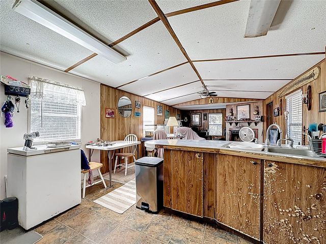 20434 NE 143RD PLACE, Salt Springs, FL 32134