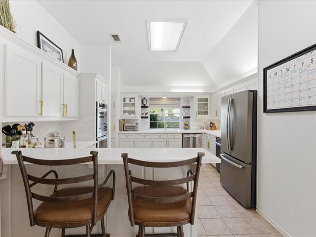 201 Coach House Circle, Fort Worth, TX 76108