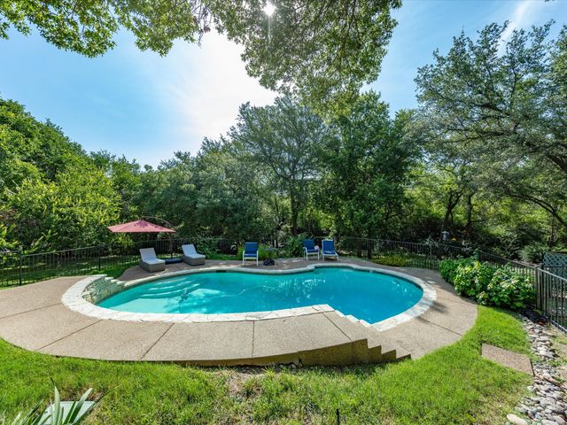 201 Coach House Circle, Fort Worth, TX 76108