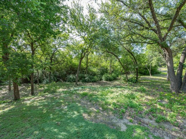 201 Coach House Circle, Fort Worth, TX 76108