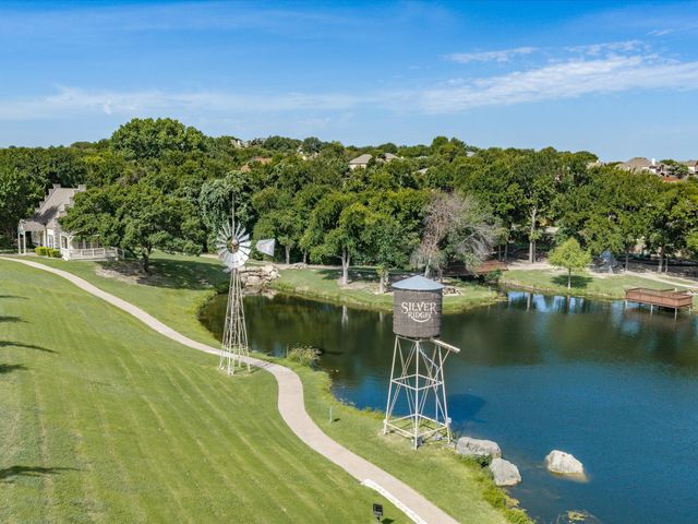 201 Coach House Circle, Fort Worth, TX 76108