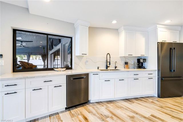 1911 SE 32nd TER, Cape Coral, FL 33904