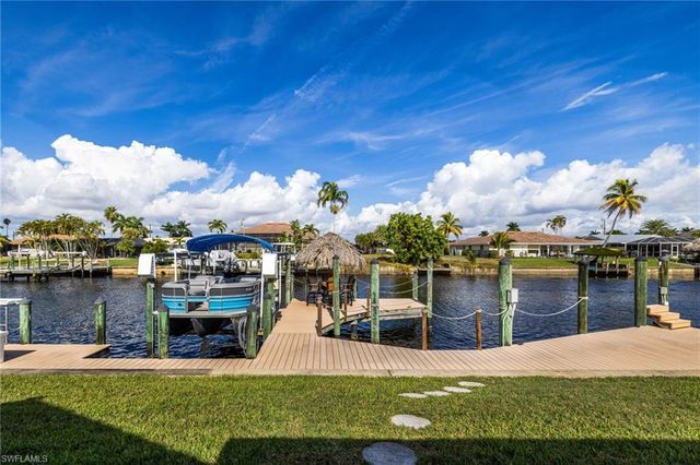 1911 SE 32nd TER, Cape Coral, FL 33904