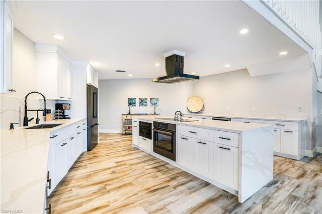 1911 SE 32nd TER, Cape Coral, FL 33904