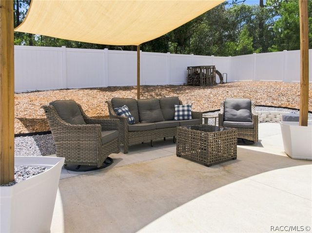 3276 W Camilo Drive, Dunnellon, FL 34433