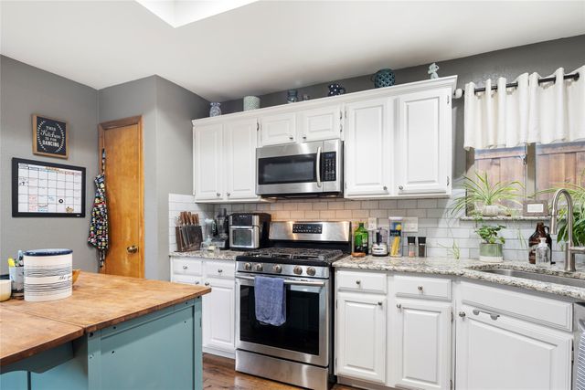 2002 Lansdown Drive, Carrollton, TX 75010
