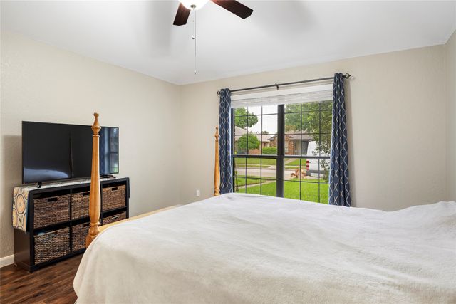 2002 Lansdown Drive, Carrollton, TX 75010