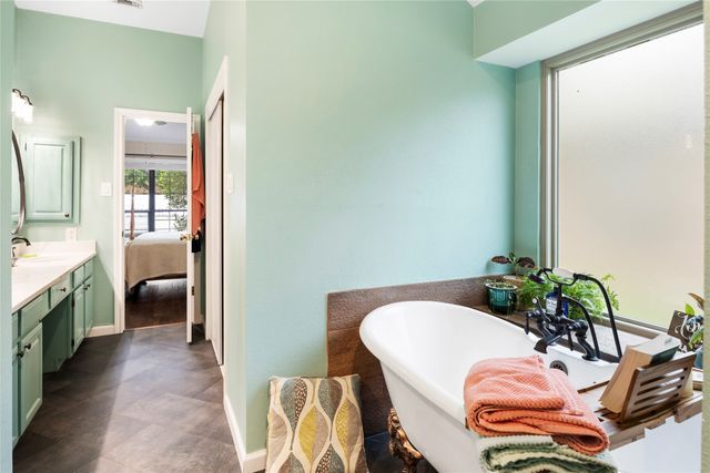 2002 Lansdown Drive, Carrollton, TX 75010